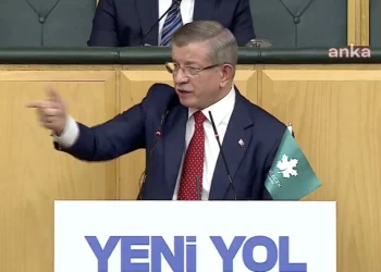 "Ahmet Davutoğlu'ndan Gazze'ye Türkiye Teklifi"