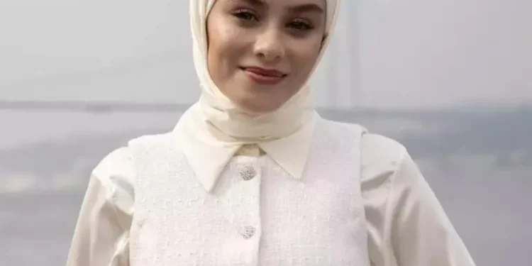 İlayda Alişan, Yeni Projesi İçin Tesettür Giydi! Takipçilerinden Yorum Yağmuru