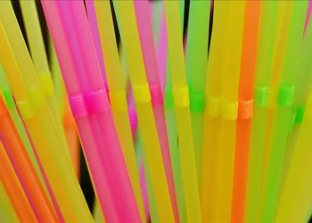 Trump'ın 'plastik pipet' kararnamesi sanayicilere umut verdi