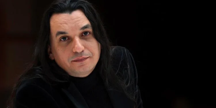 Şarkıcı Gökhan Kırdar’dan Üzücü Haber! Hastaneye Yatırıldı