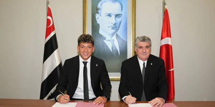 "Beşiktaş'ta Menajer Transferlerine Yasak: Scout Odaklı Yeni Trend"