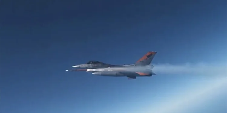 "Gökdoğan'dan Yerli Füze Başarısı: Hedefi Tam Isabetle Vurdu"