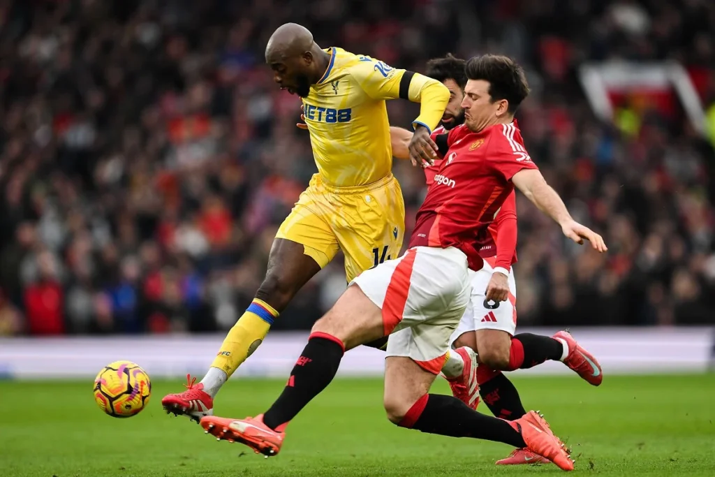 Manchester United, 200 Çalışanını Daha İşten Çıkarma Kararı Aldı