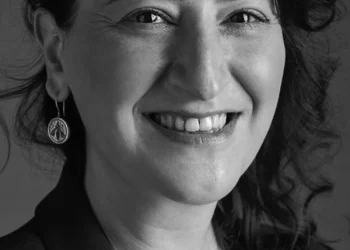 İlkay Yıldız’ın Dünyanın Yan Etkileri Kitabından Sahneye Uyarlanan Öyküler