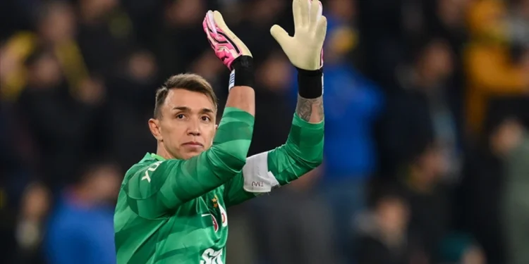 Galatasaray yeni kalecisini buldu! Muslera ile vedalaşıyor