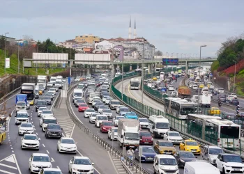 İstanbul'da Trafik Yoğunluğu Yüzde 81'e Yükseldi