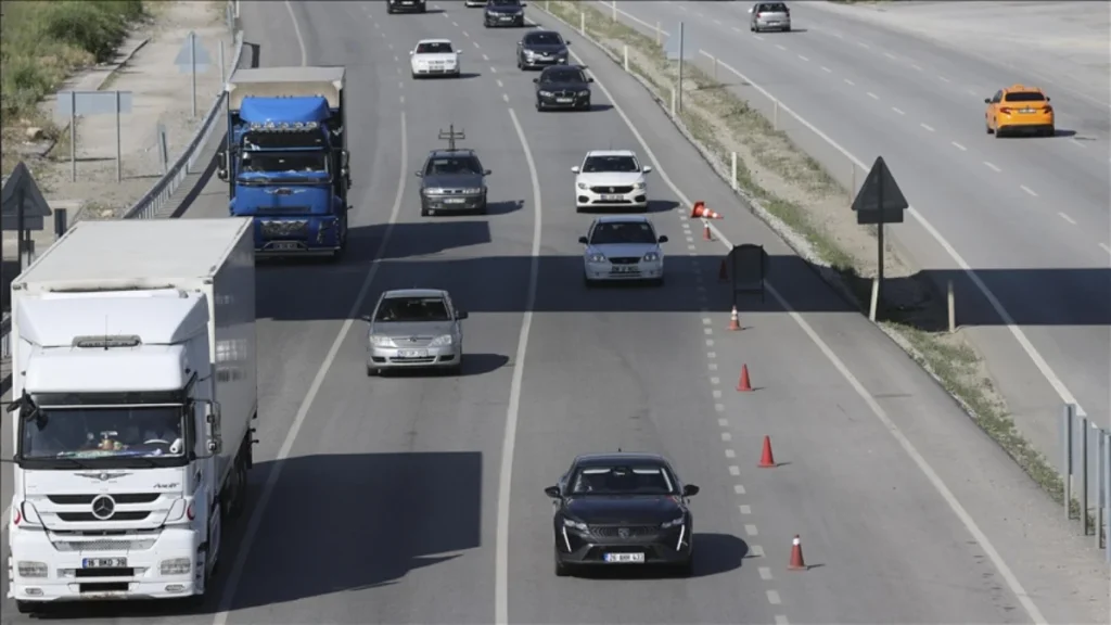Bayramda Kamyon, Çekici ve Tankerlere Seyir Kısıtlaması