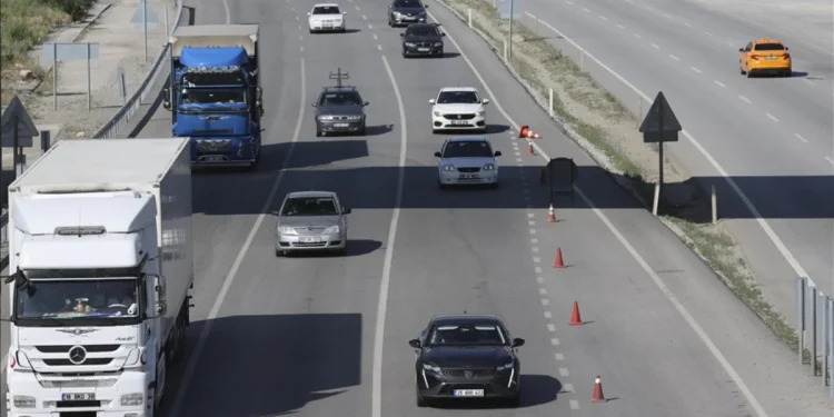 Bayramda Kamyon, Çekici ve Tankerlere Seyir Kısıtlaması
