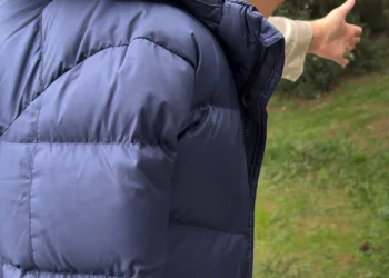 Demet Akalın, ineklere 'Yalan mı' şarkısını söyledi