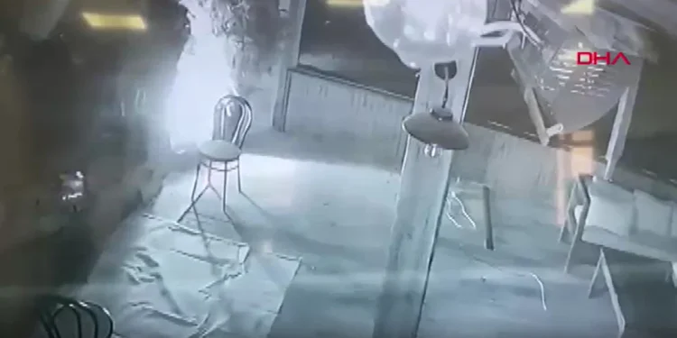 Bursa Uludağ’daki Otel Yangınının Başlangıç Anı Kamerada