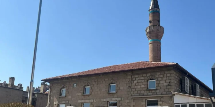Kütahya'da 74 Yıllık Caminin Kıblesi 30 Derece Sapmış