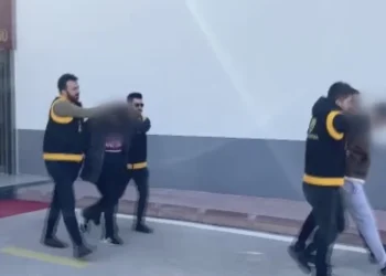 Adana'da Silah Zoru ile Haraç Talep Eden Şüpheliler Tutuklandı