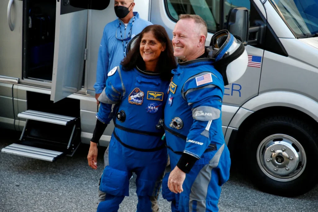 "Uzayda Mahsur Kalan Astronot, Beyazlamış Saçlarla Döndü"