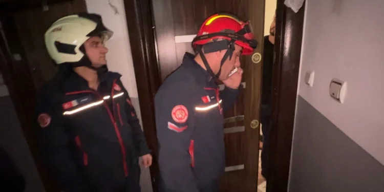 Diyarbakır’da kiracı telefonunu açmayınca ev sahibi 112’yi aradı