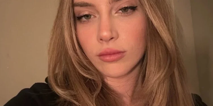 "Hayal Köseoğlu, Aşkını Ersoy Nezir Çınarlı ile İlan Etti"