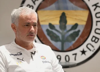 Mourinho: Şampiyonluk yarışının çoktan bitmesi gerekirdi