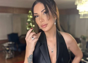 "Tuğba Özerk'ten Meslektaşlarına Eleştiri: 'Saçmalık'"