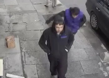 İstanbul'da yankesicilikle telefon çalan 2 şüpheli tutuklandı