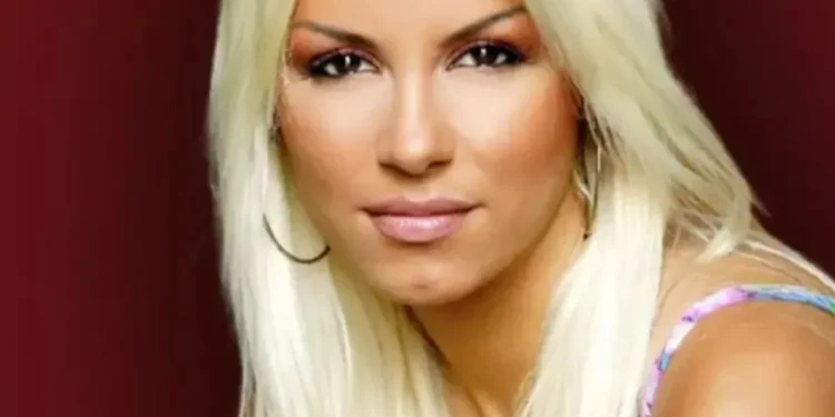 Yıkılıyor Şarkısıyla Tanınan Ayça Tekindor Görüntülendi