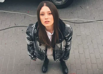 Gizem Karaca’dan Annelik Heyecanı: Hamilelik Sürecini Sosyal Medyada Paylaştı