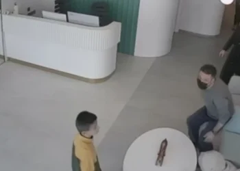 "İLK BAŞTA KORKTUK, SONRA HEP BİRLİKTE DIŞARI ÇIKTIK"