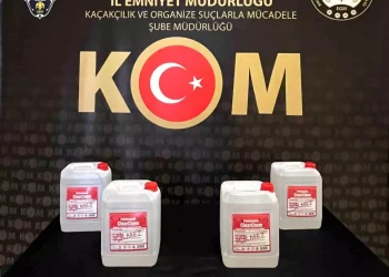 Bayburt'ta 20 Litre Kaçak Etil Alkol Yakalandı