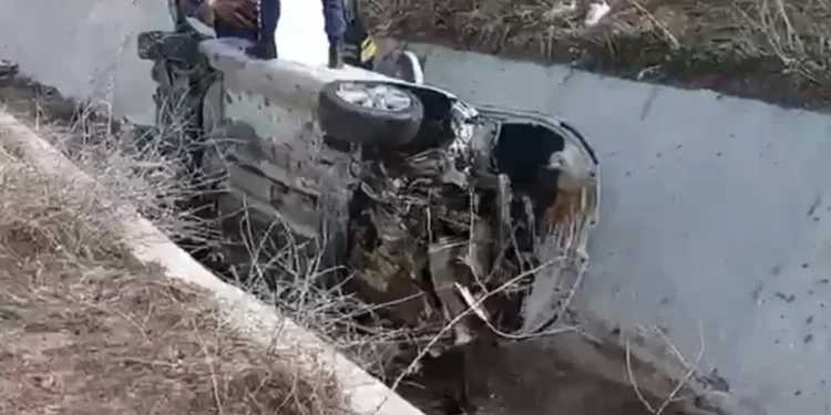 Aksaray’da otomobil sulama kanalına düştü, 4 kişi yaralandı!