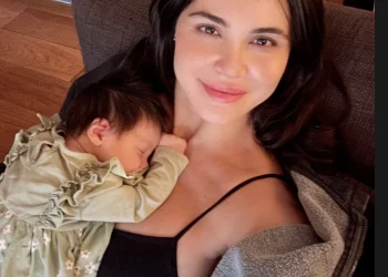 Zeynep Sever Demirel, 3. kez anne olduktan sonra poz verdi