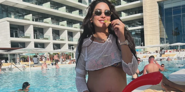 Sahra Işık hamilelik sürecini anlattı: "10 kilo aldım"