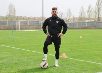 Beykan Şimşek, Salah ile asist krallığında ilk 5'te