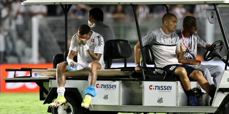 Neymar Sakatlanıp Gözyaşları İçinde Sahayı Terk Etti