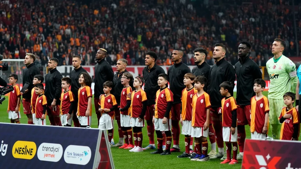 Galatasaray Evindeki Yenilmezlik Serisini Sürdürdü
