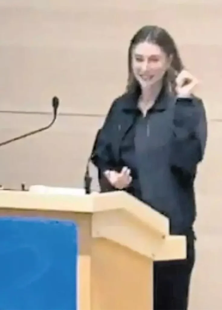 Şeyma Subaşı Eczacılık Öğrencileriyle Buluştu