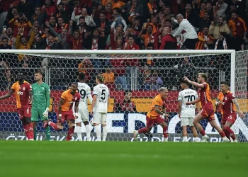 Süper Lig’de Düşme Hattında Nefes Kesen Yarış