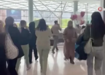 İstanbul'da Deprem Anında Hastanede Yaşanan Panik Kameralara Yansıdı