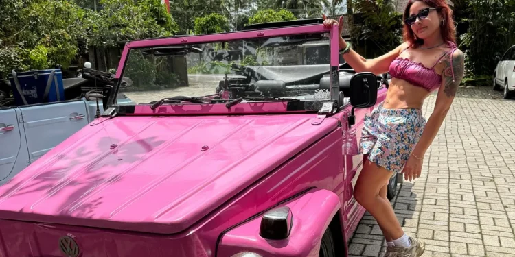 Melek Mosso’dan Estetik İtirafı: Kalçamı Yaptırdım