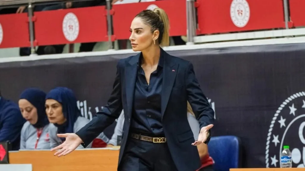 "Dişi Fatih Terim" Lakaplı Selen Erdem Kaza Geçirdi