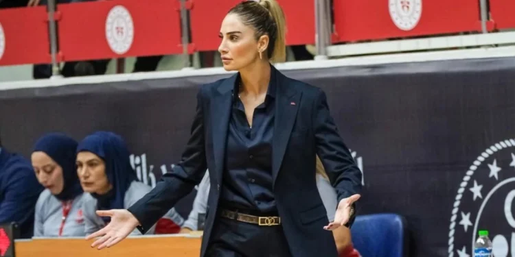 "Dişi Fatih Terim" Lakaplı Selen Erdem Kaza Geçirdi