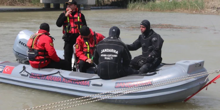 Terliği Sulama Kanalı Kenarında Bulundu