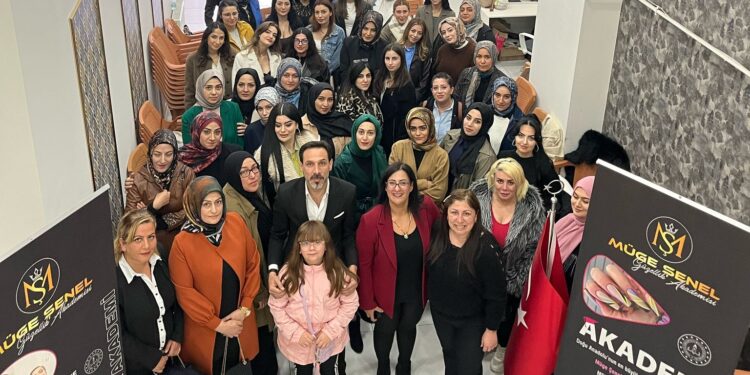 Müge Şenel Akademisinde İzdiham Elazığ
