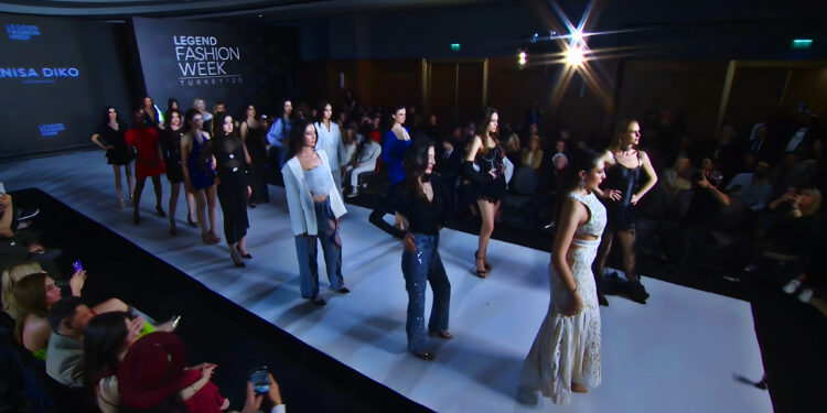 OKSANA KUZNETSOVA LEGEND FASHION WEEK / Türkiye’de MODA DÜNYASINI BİR ARAYA GETİRDİ