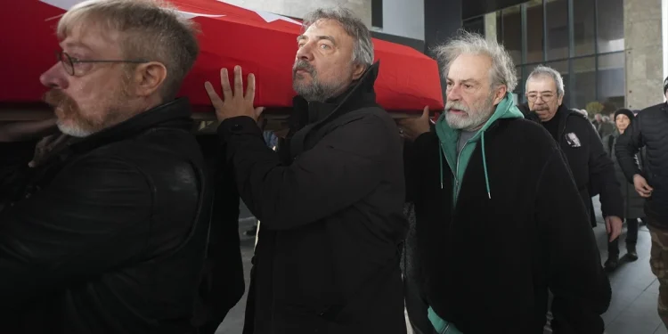 Ahmet Levendoğlu son yolculuğuna uğurlandı