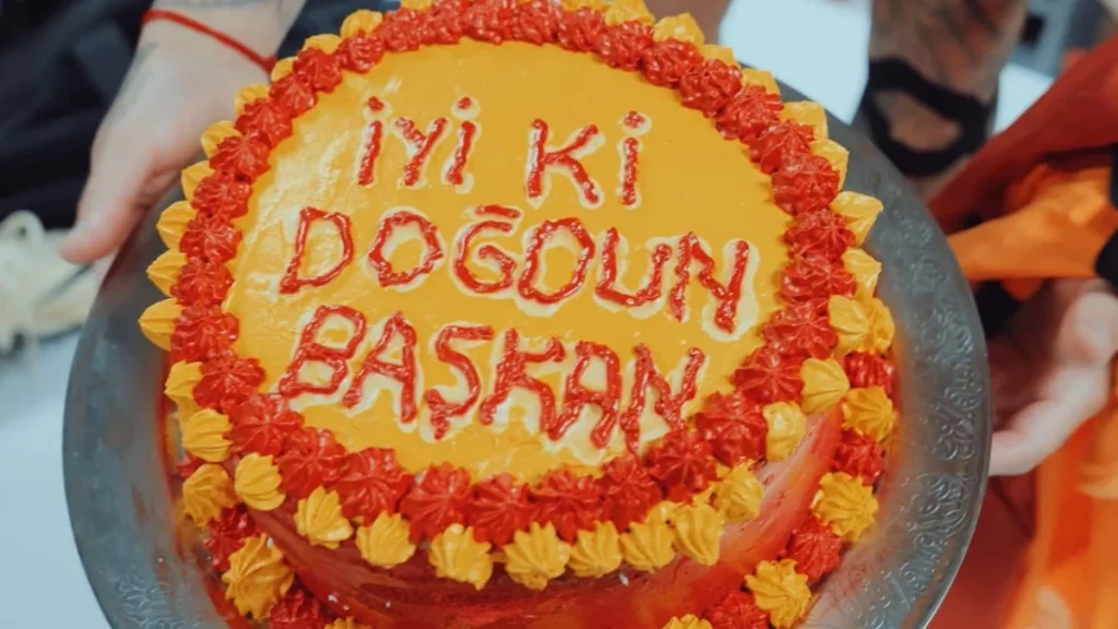 Galatasaraylı futbolculardan Ali Koç’a doğum günü pastası