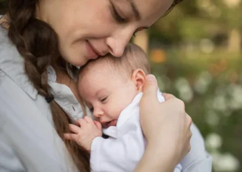 Doğum yardımları, annelerin hesaplarına yatırılacak