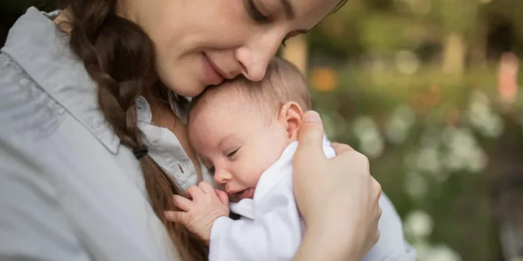 Doğum yardımları, annelerin hesaplarına yatırılacak