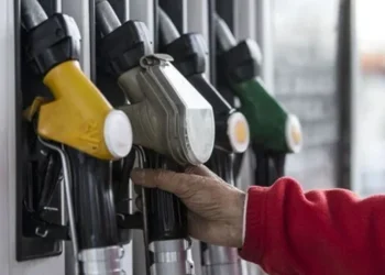 Benzine zam, otogaza ise indirim yapıldı