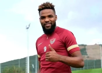 Futbolcu Aaron Boupendza 28 yaşında yaşamını yitirdi