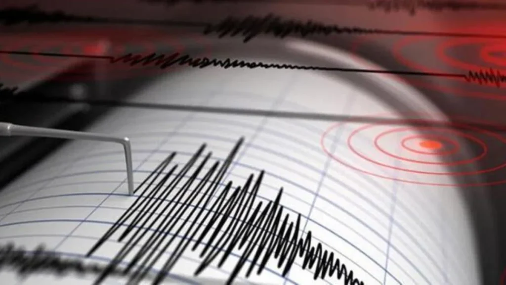 Bursa'da Deprem Paniği: Kaçarken Merdivenlerden Düşerek Yaralandı
