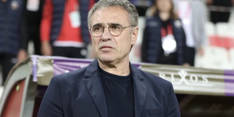 Ersun Yanal, Zorlu Bir Dönemden Geçiyor