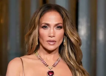 Jennifer Lopez Türkiye konserini bir ay erteledi